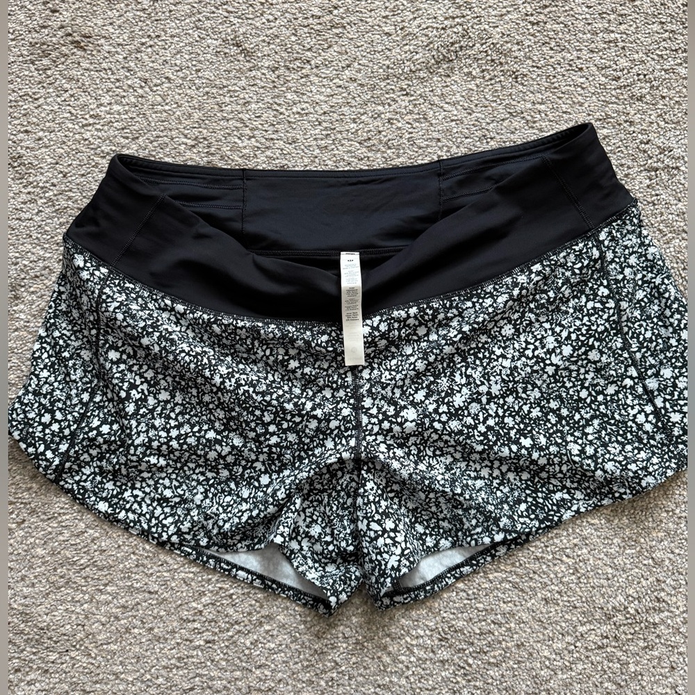 NWOT Lululemon HR Speed Up 4” shorts